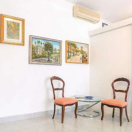 One-bedroom In Apartment *